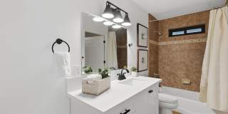 6302 E Cochise Road Gallery 38