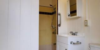 1 bedroom, 1 bath, 1 parking unit in 4 unit single level buiding in Kalihi Gallery 7