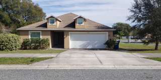 3/2 ~ Lake View Estates ~ Corner Lot! 3/2 ~ Lake View Estates ~ Corner Lot! Gallery 3