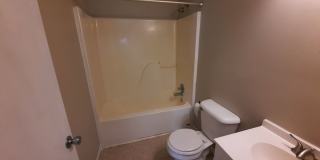 Pet Friendly, no weight/breed restrictions! Detached Garage! Gallery 10