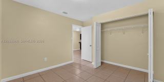 1101 W Prospect Rd Gallery 15