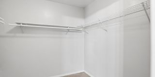 1748 N LOGAN Lane Gallery 17