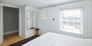 1514 PINE Street Gallery 10