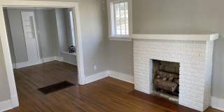 Adorable Hillcrest Bungalow with 3 bedrooms and 2 bathrooms. Gallery 3
