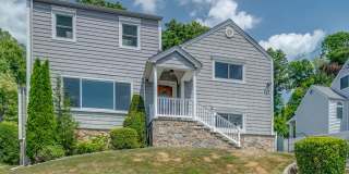 Spacious 3 Bed, 3 Bath Gallery 1