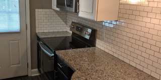 Frost Courtyard Apartments - Gallery 1
