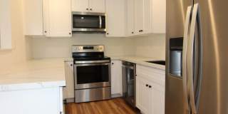 Beautiful, recently remodeled 1 bedroom 1 bathroom condo available now - MOVE IN SPECIAL Gallery 9