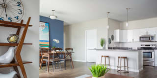 Piper Lakes Apartment Homes Gallery 1