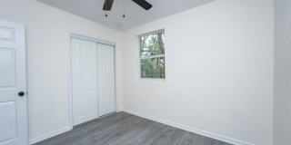 1537 West 7th Street Gallery 11