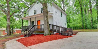 Room in 4 Bedroom Home at McWilliams Rd SE Gallery 5