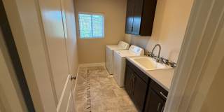 Nice 4bed/2.5 Bath Home, Gas Range Gallery 12