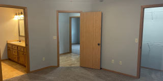 705-707 E Watermill Circle Gallery 8