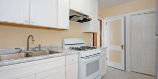 Beautiful 4-Bedroom, 1-Bathroom Home Available Now in NE Minneapolis! Gallery 8
