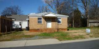 Cozy Two Bedroom Home! Gallery 1