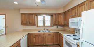 Spacious 5-Bedroom Split-Level in Southwest Sioux Falls with 4-Season Room & Fenced Yard! Gallery 6
