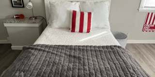 "The Porch" - ABNB, Short Term, monthly and long-term RENTAL. Famous IU Tailgate house Gallery 31