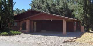 Unfurnished, 1-year long-term rental- Located directly on the Oak Creek Country Club Golf Course Gallery 1