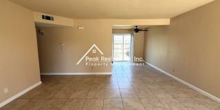 Spacious Elk Grove 3bd/2ba Triplex with Backyard Gallery 3