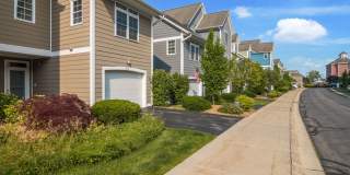 Furnished Pet-Friendly 30-Day Extended Stay Riverfront Condo Gallery 4