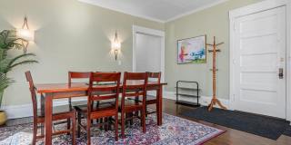 Stunning 3 bedroom main floor unit in prime Saint Paul location. Gallery 26