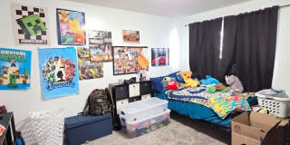 7 Bedroom Home in Bloomington Gallery 31