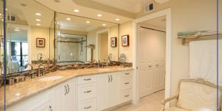 **PARK SHORE BEAUTY WALK TO VENETIAN VILLAGE ** ESPLANADE** NICE AMENITIES ** 2 BEDROOM CONDO ON THE BEACH ** Gallery 27