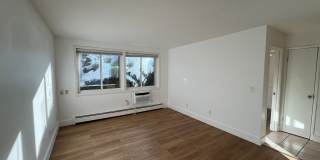 1 Bedroom 1 Bathroom Condo Unit in Lowry Hill East Gallery 1