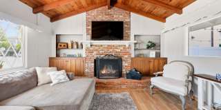 Furnished Balboa Peninsula Point Cottage Home | Available November 1st – April 30th Furnished Balboa Peninsula Point Cottage Home | Available November 1st – April 30th Gallery 5