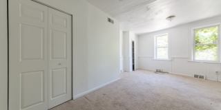 *AVAILABLE NOW* Super Affordable & Renovated 3 Bedroom Town House in the South Side Slopes! Gallery 9