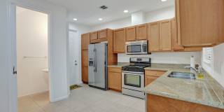 Excellent Townhome at the Terrace in Artesia Gallery 37