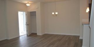 Room in 3 Bedroom Townhome at Talley St Gallery 9