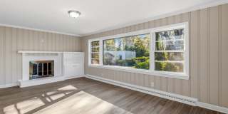 NW - Large Brick Ranch, Updated, Hardwoods, LR, DR, Den, Two Decorative Fire Places, Fenced, Storage Building, Desirable Neighborhood! Gallery 20