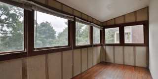 Great CENTRAL Location 5 Bedroom House - Virtual Showings Available Gallery 28