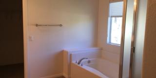3 Bedroom 2 Bathroom Home in Corona Gallery 11