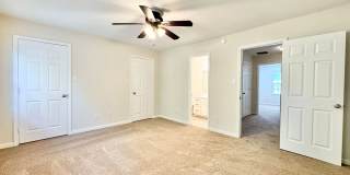 2 Bedroom Townhome in NW Greensboro near parks and Greenway Gallery 16