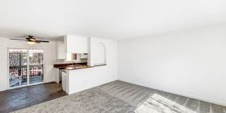 Stunning 2BD/2BA Condo in El Cajon W/ A/C, Private Balcony, Updated Kitchen, Coin-Op Laundry,  Community Pool/Spa ! Gallery 1