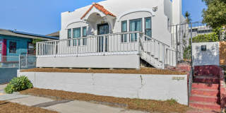 Elevated Golden Hill 2BR with Southwesterly Views with A/C & Detached Garage Gallery 4