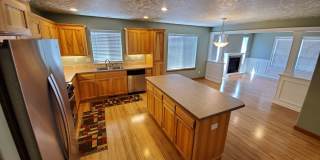 Pet Friendly 3 Bed / 2.5 Bath Home Near I-5 Gallery 6