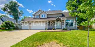 Executive Home - 4 Bedroom, 3.5 Bathroom in Country Club Neighborhood with Finished Basement Gallery 1