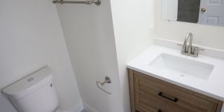 Exquisite Renovated Townhome in Germantown Estates Gallery 10