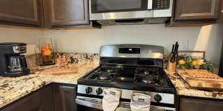 Beautifully appointed nearly new home Gallery 8