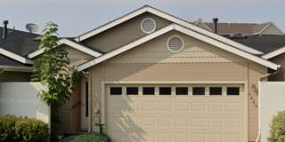 2 Bedroom, 1.5 Bath Townhome Gallery 1