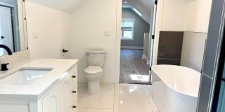 1709 N Maplewood Avenue Gallery 12