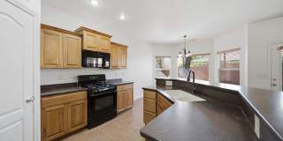 Pet Friendly 4 Bedroom Home! Gallery 13