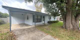 3 Bedroom / 1.5 Bathroom Orange Park Home Gallery 1