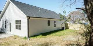 Three Bedroom Home! Gallery 6