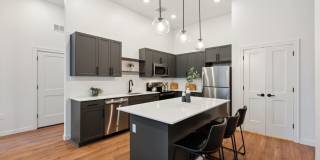 75 Canal Gallery 19