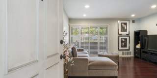 3863 Thorncroft Ln 3863 Thorncroft Ln Gallery 1