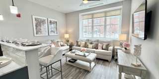 The Residence at 1555 Elm Gallery 1