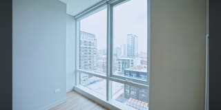 201 W Chestnut Gallery 8